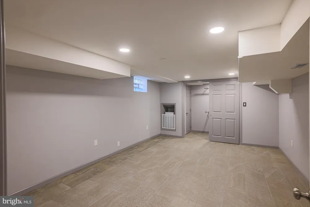 2804 HANSON AVENUE Baltimore, MD 21209