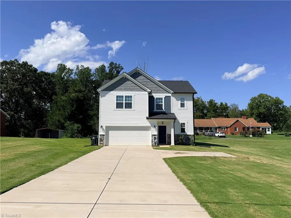 8117 Reynolda Road Pfafftown, NC 27040
