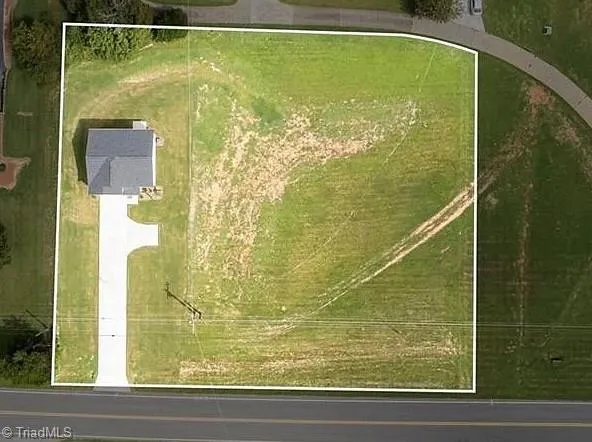 8117 Reynolda Road Pfafftown, NC 27040