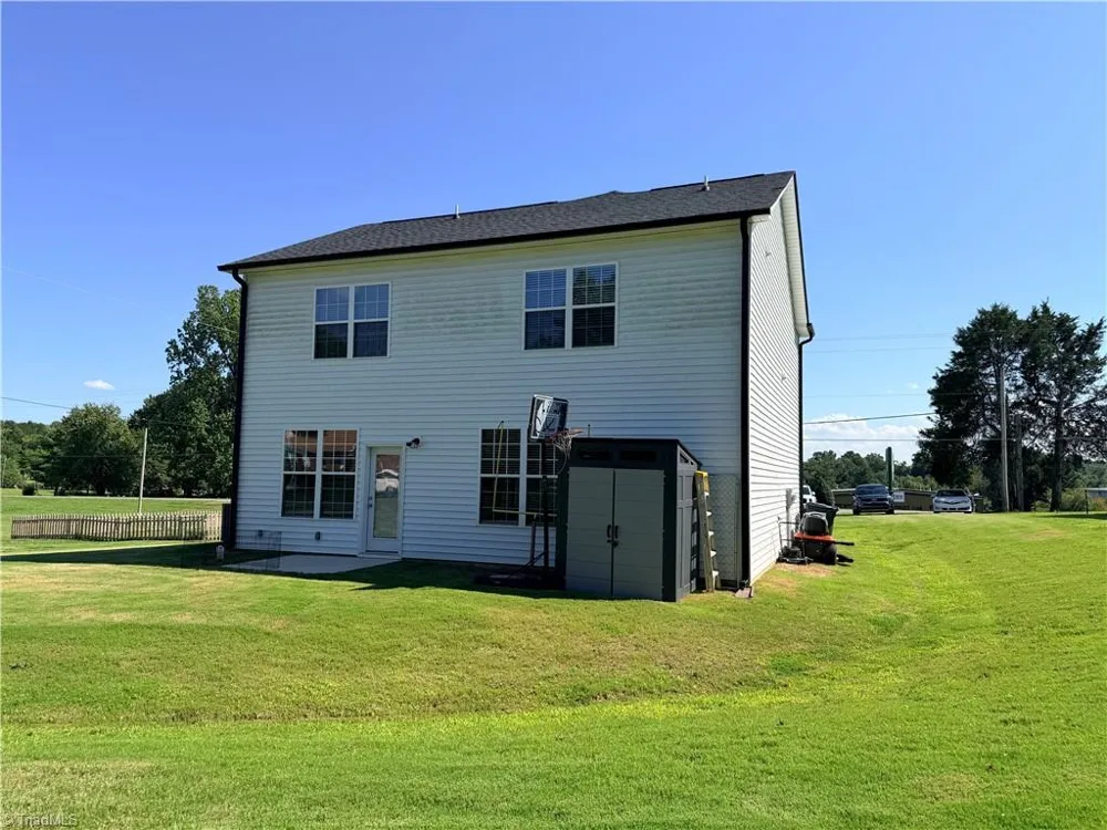 8117 Reynolda Road Pfafftown, NC 27040
