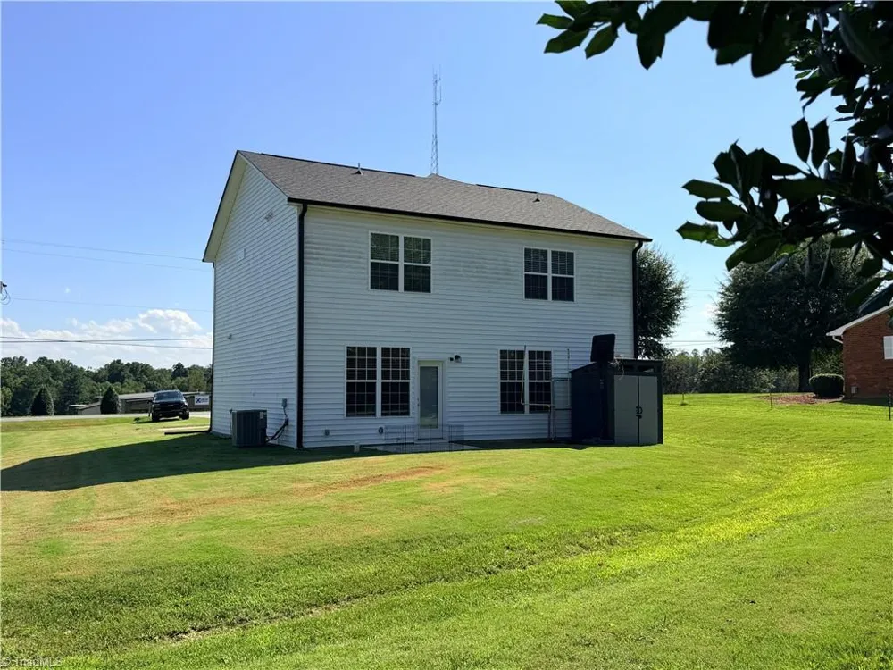 8117 Reynolda Road Pfafftown, NC 27040