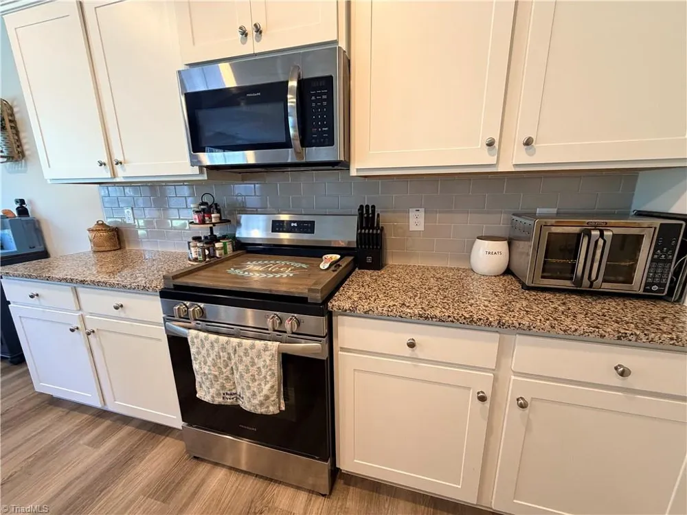 8117 Reynolda Road Pfafftown, NC 27040