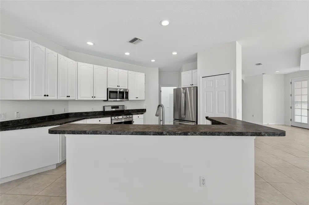 209 SELA COVE CIRCLE Apollo Beach, FL 33572