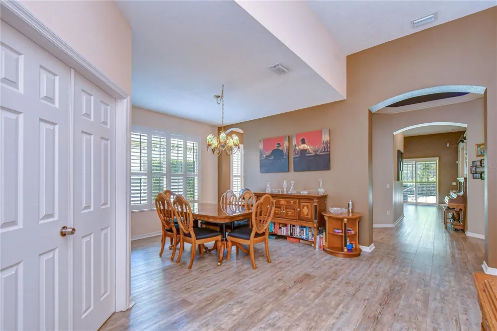 3246 STONEBRIDGE TRAIL Valrico, FL 33596