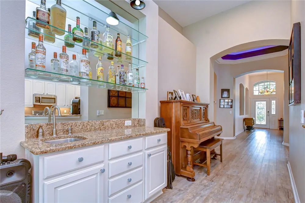 3246 STONEBRIDGE TRAIL Valrico, FL 33596
