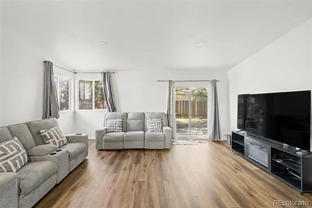 884 Madison Way Bennett, CO 80102