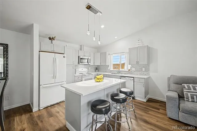884 Madison Way Bennett, CO 80102