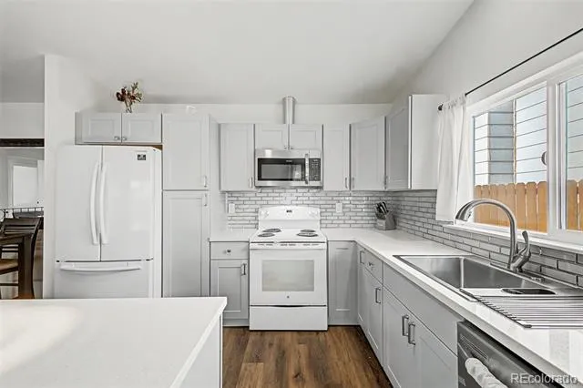 884 Madison Way Bennett, CO 80102