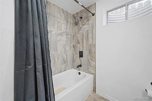884 Madison Way Bennett, CO 80102