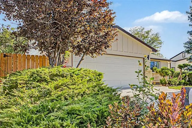 884 Madison Way Bennett, CO 80102