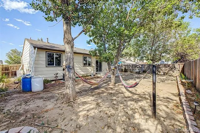 884 Madison Way Bennett, CO 80102
