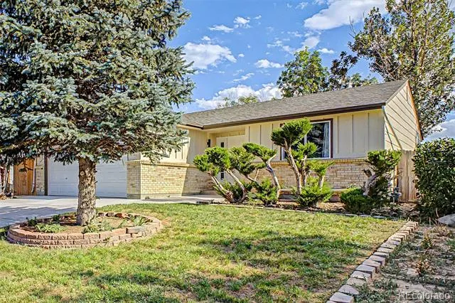 884 Madison Way Bennett, CO 80102