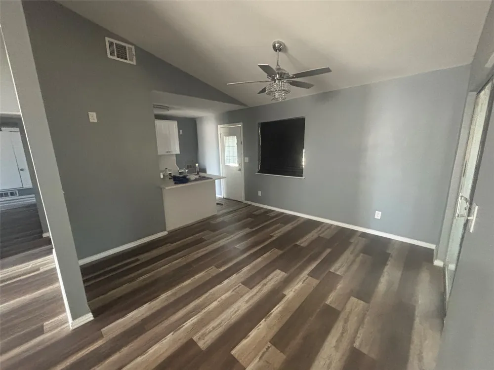 812 W Grubb Drive Mesquite, TX 75149