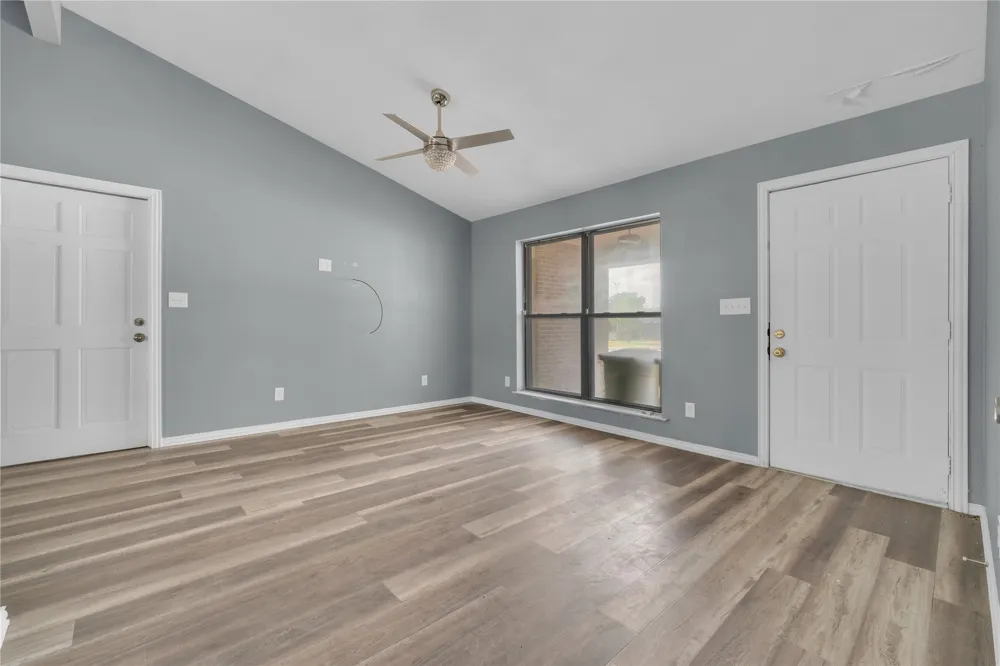 812 W Grubb Drive Mesquite, TX 75149