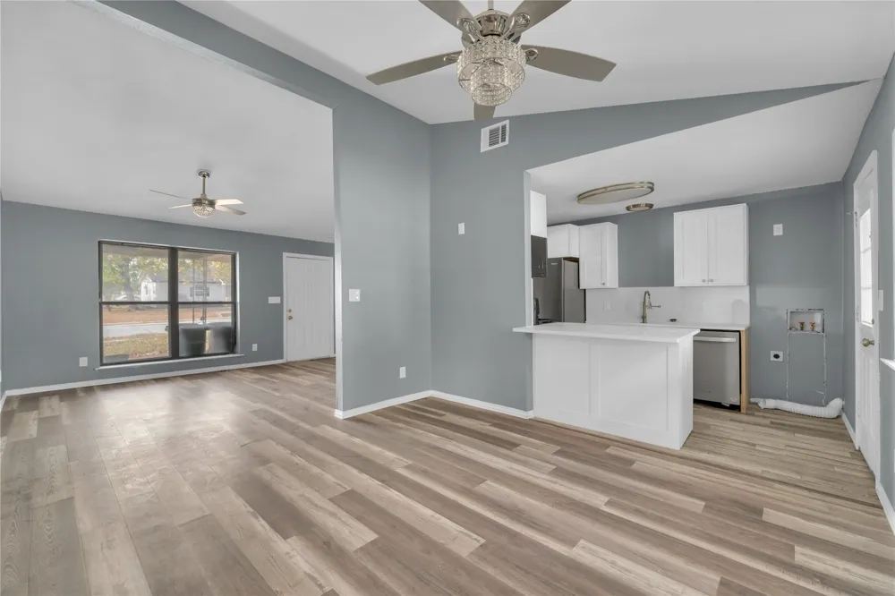 812 W Grubb Drive Mesquite, TX 75149