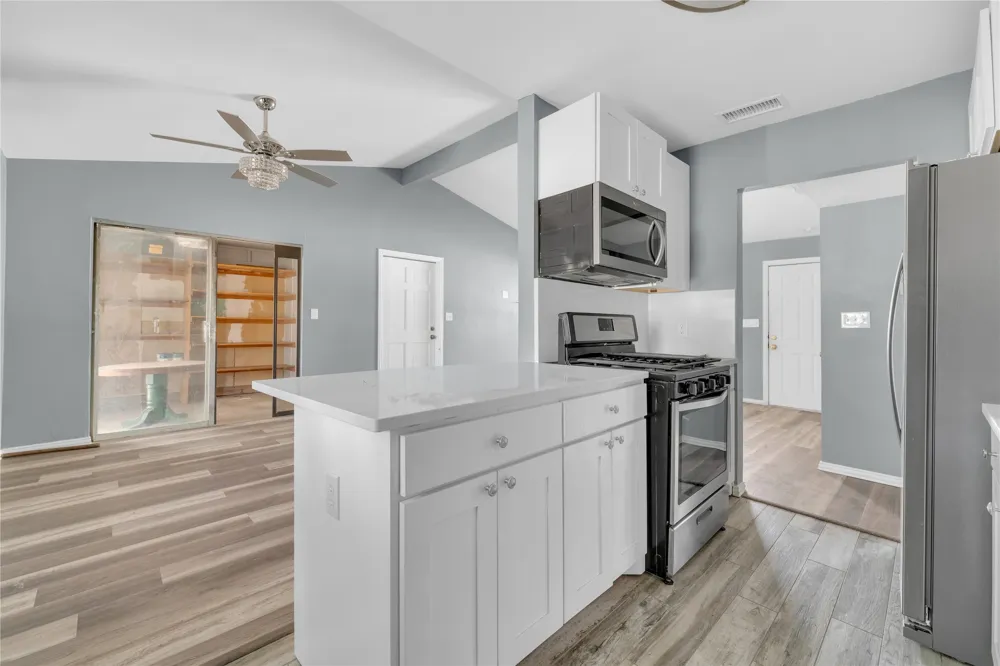 812 W Grubb Drive Mesquite, TX 75149