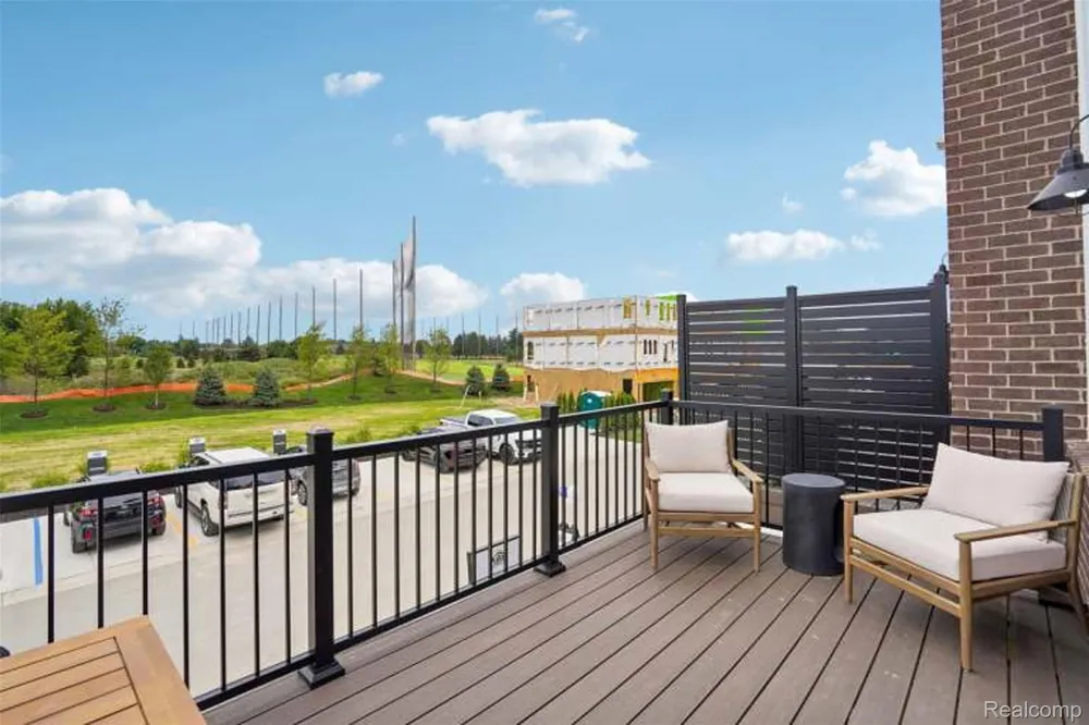 44010 Oakmont Drive Plymouth Charter Township, MI 48170