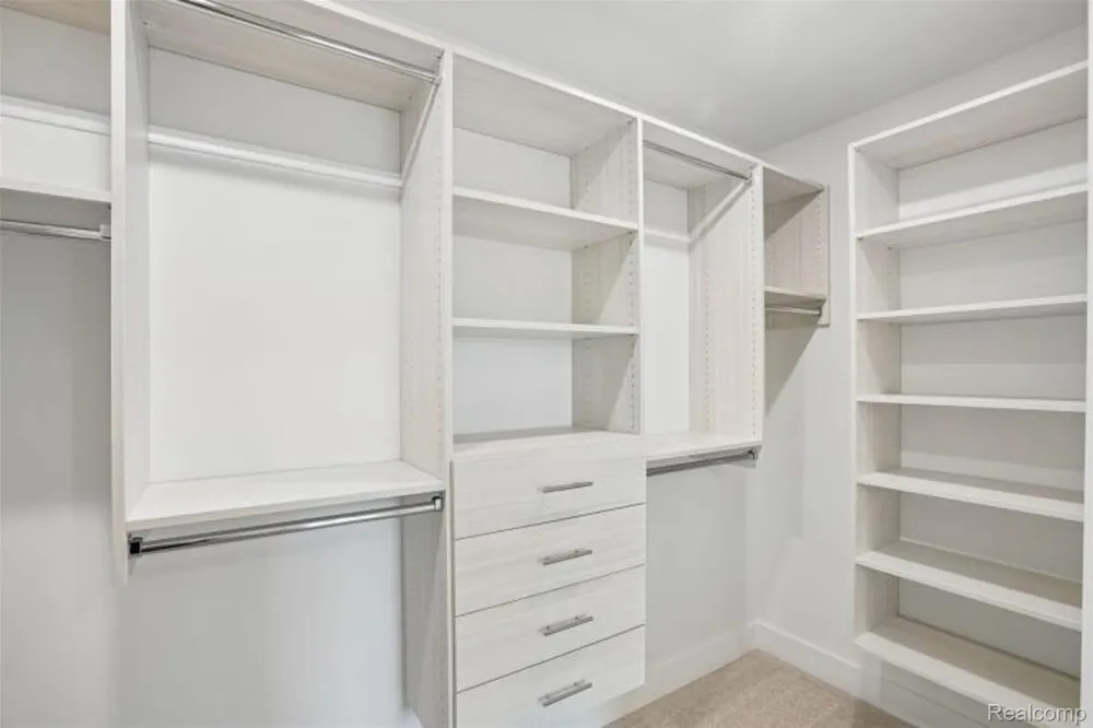 44010 Oakmont Drive Plymouth Charter Township, MI 48170