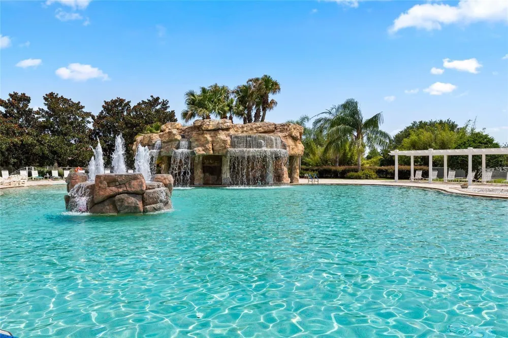 5418 COMPASS POINT Oxford, FL 34484
