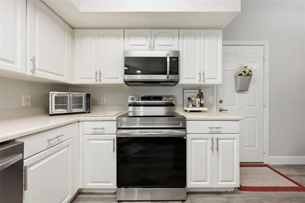 5418 COMPASS POINT Oxford, FL 34484