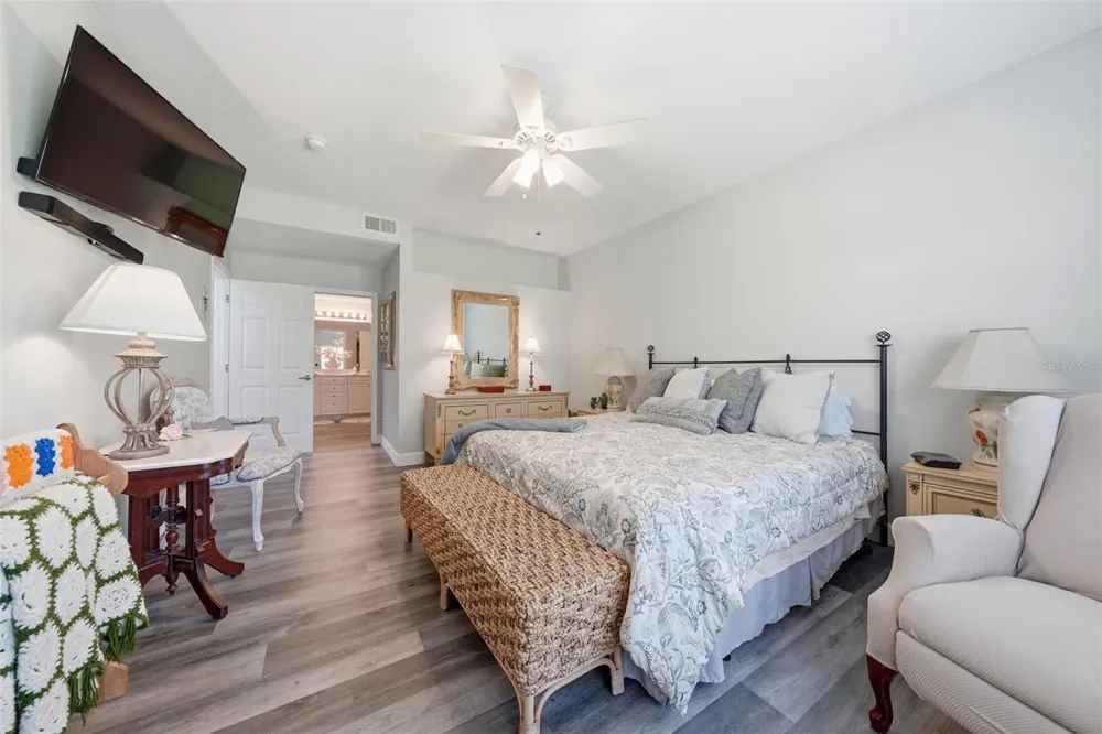 5418 COMPASS POINT Oxford, FL 34484