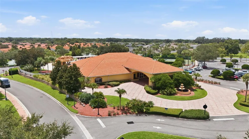 5418 COMPASS POINT Oxford, FL 34484