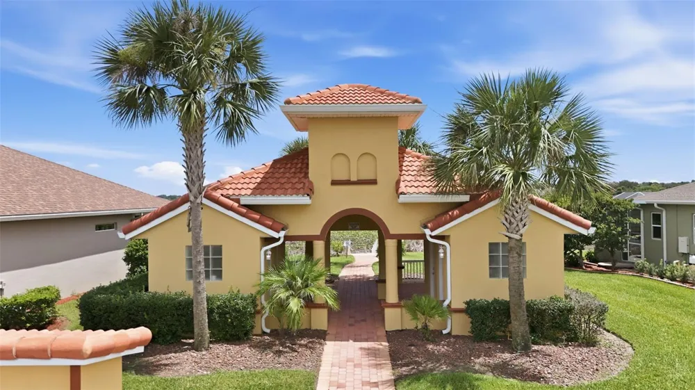 5418 COMPASS POINT Oxford, FL 34484