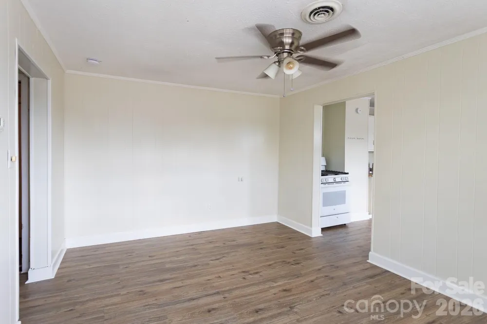 37 Water Street Asheville, NC 28801