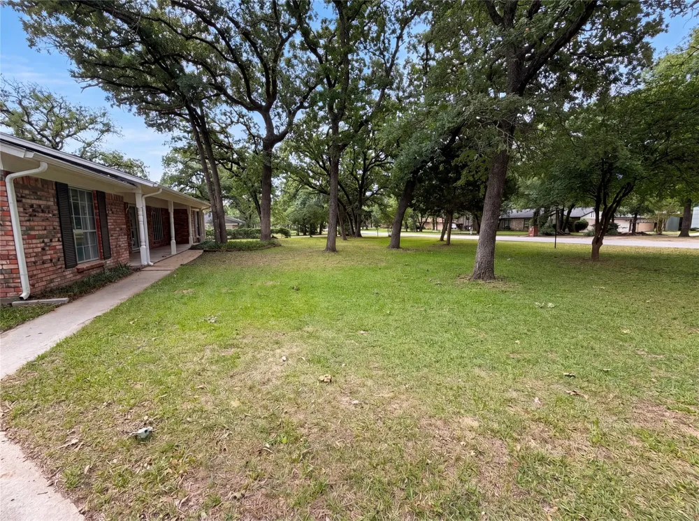 1014 Yvonne Drive Joshua, TX 76058