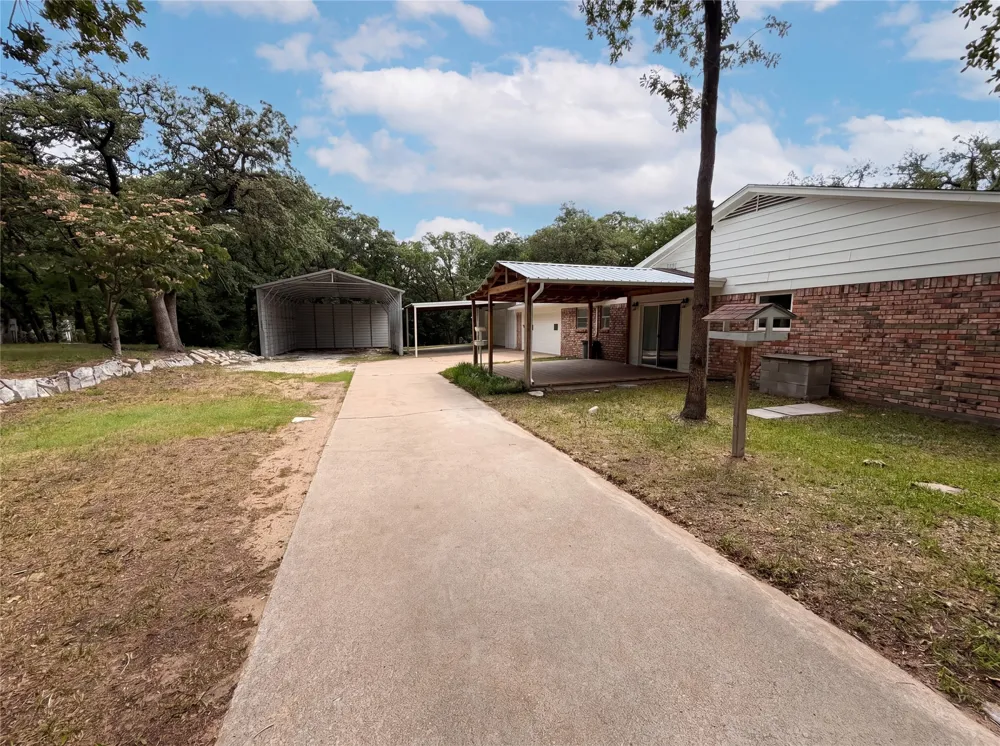 1014 Yvonne Drive Joshua, TX 76058