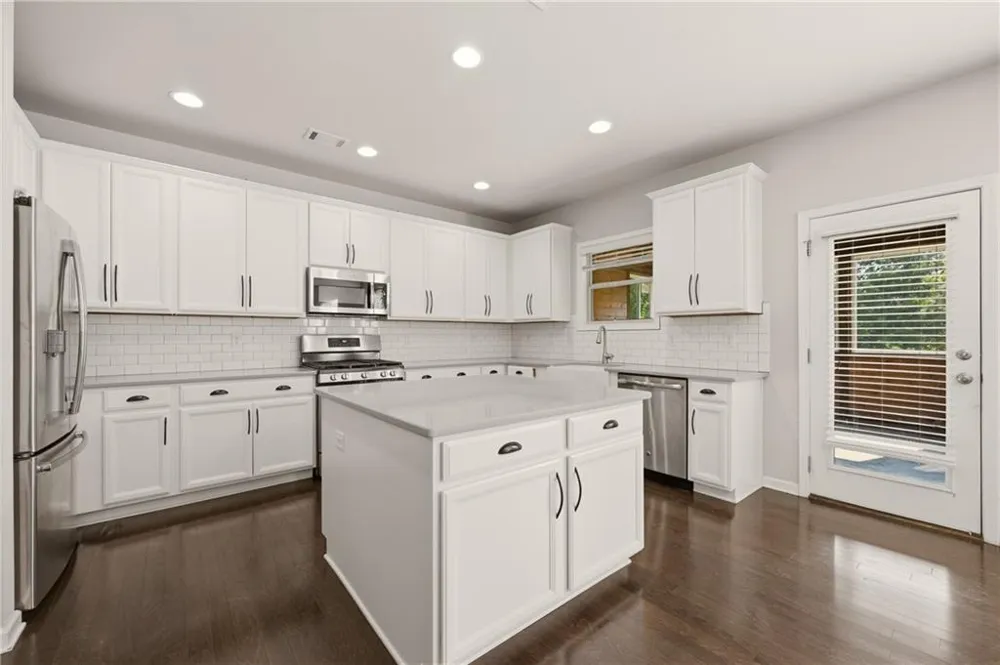 2228 Lakeview Bend Way Buford, GA 30519