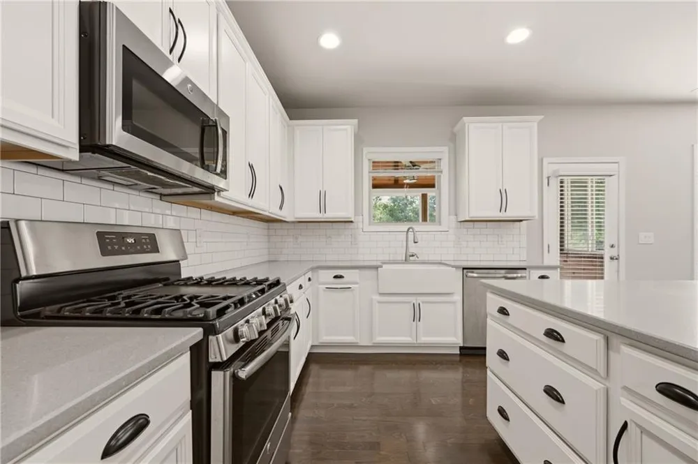 2228 Lakeview Bend Way Buford, GA 30519