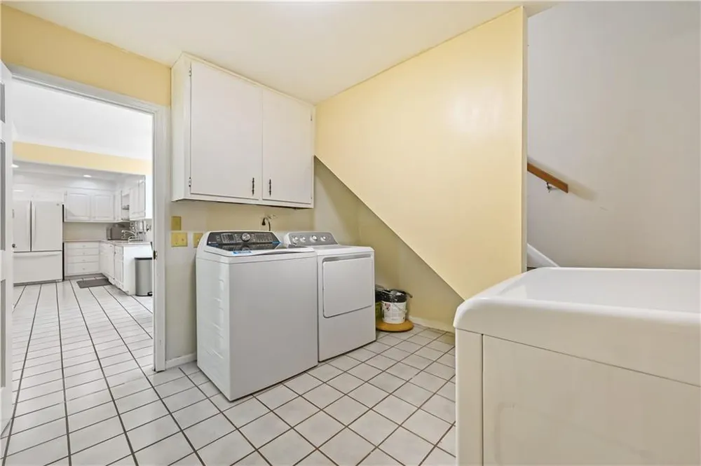 85 Shadow Lake Drive SW Lilburn, GA 30047