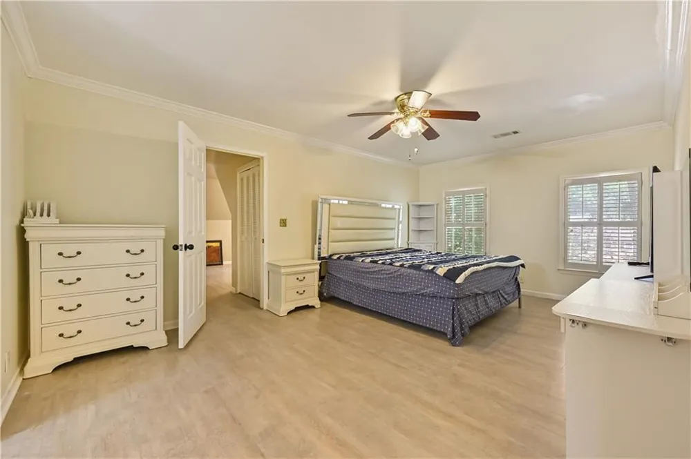 85 Shadow Lake Drive SW Lilburn, GA 30047