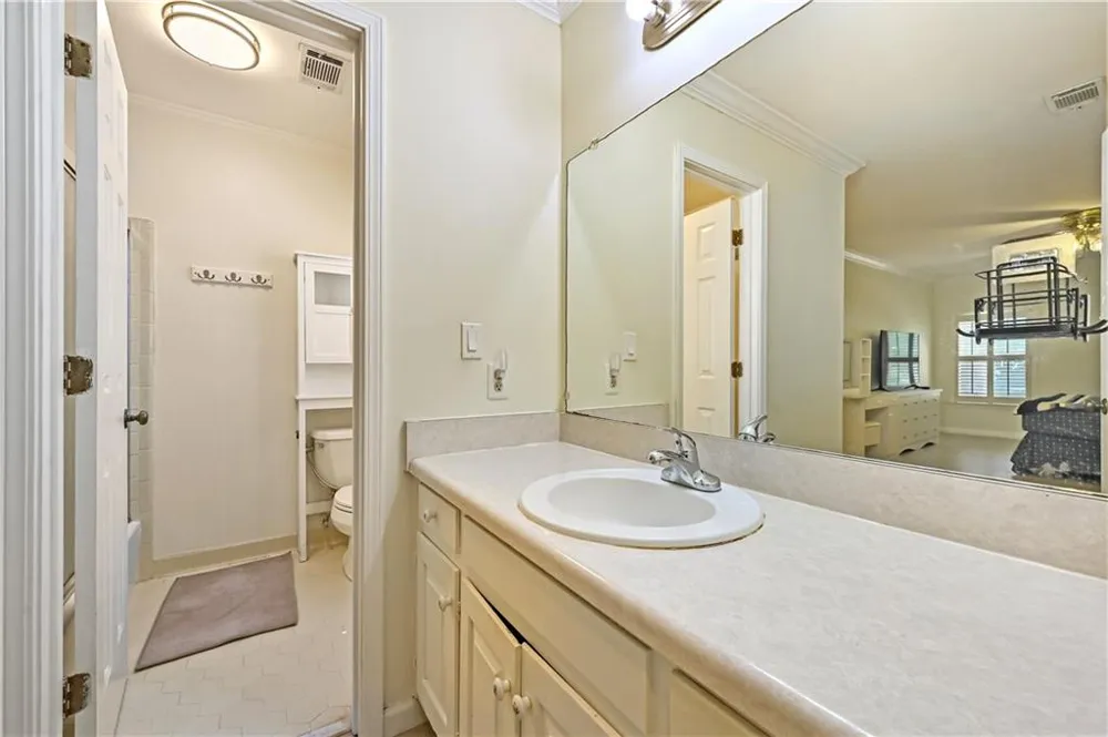 85 Shadow Lake Drive SW Lilburn, GA 30047
