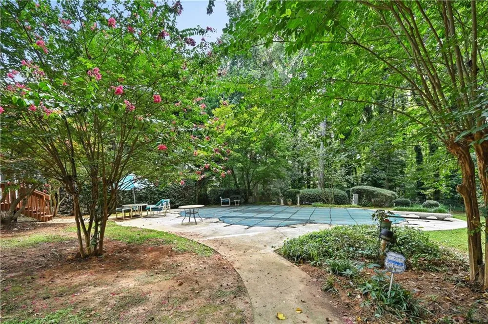85 Shadow Lake Drive SW Lilburn, GA 30047