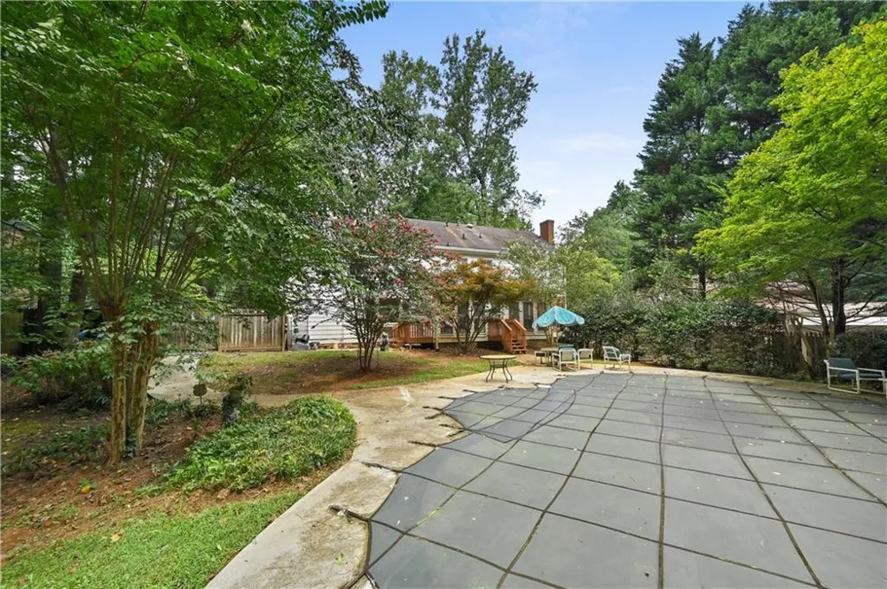 85 Shadow Lake Drive SW Lilburn, GA 30047