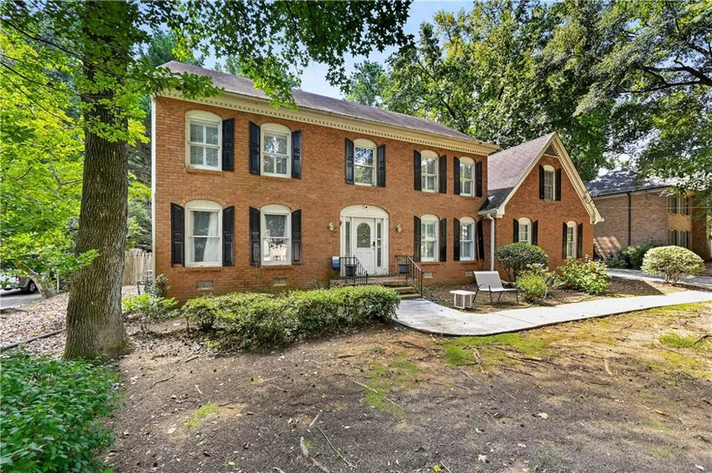 85 Shadow Lake Drive SW Lilburn, GA 30047