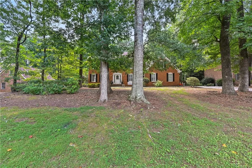 85 Shadow Lake Drive SW Lilburn, GA 30047