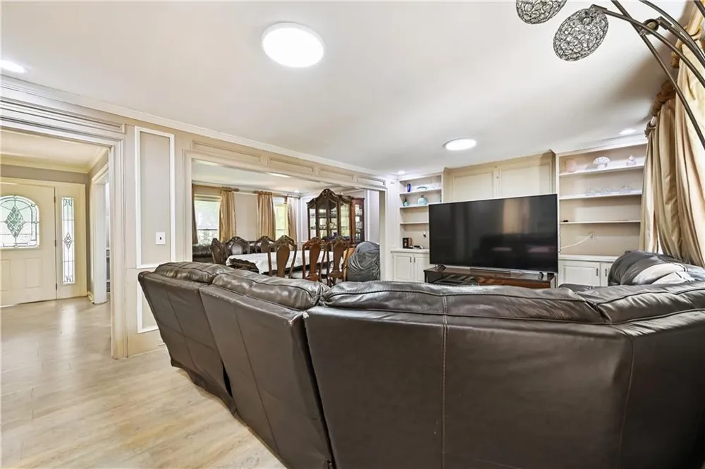 85 Shadow Lake Drive SW Lilburn, GA 30047