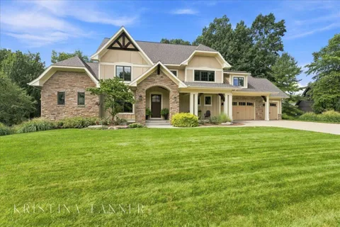 5782 Manchester Hills Drive SE
