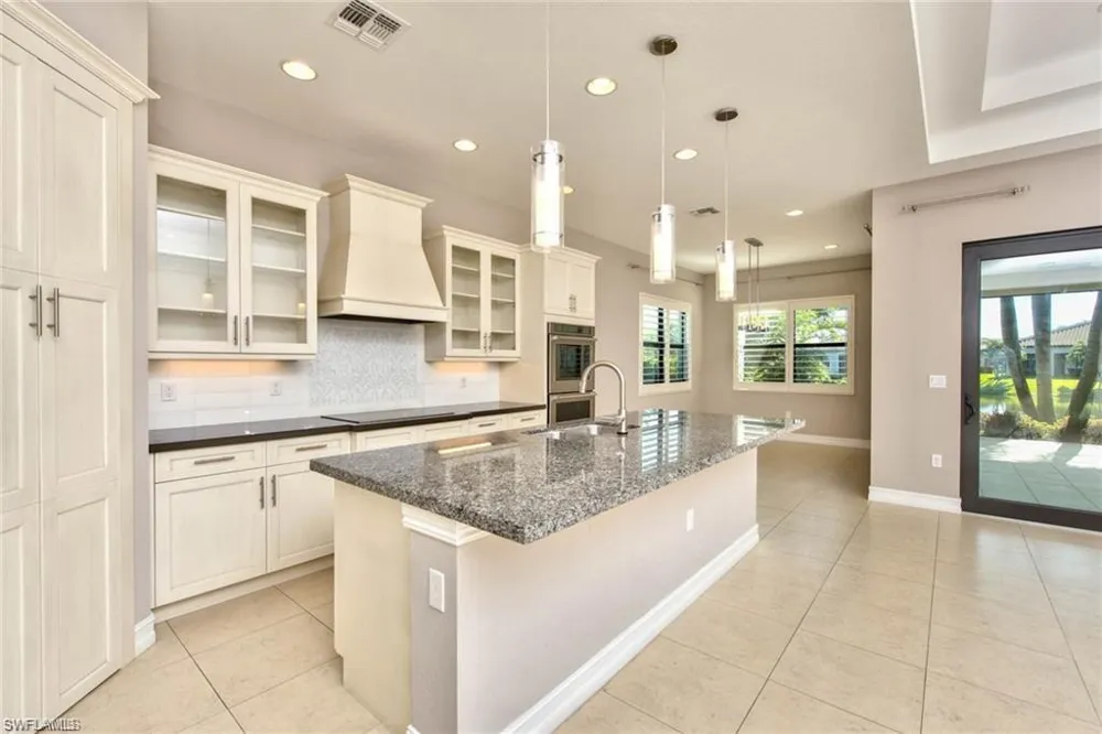 9336 Woodhurst Drive Naples, FL 34120
