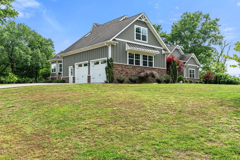 587A Douglas Ln Gallatin, TN 37066