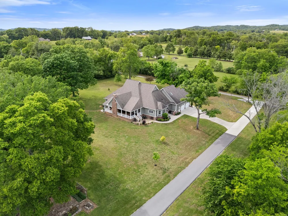 587A Douglas Ln Gallatin, TN 37066