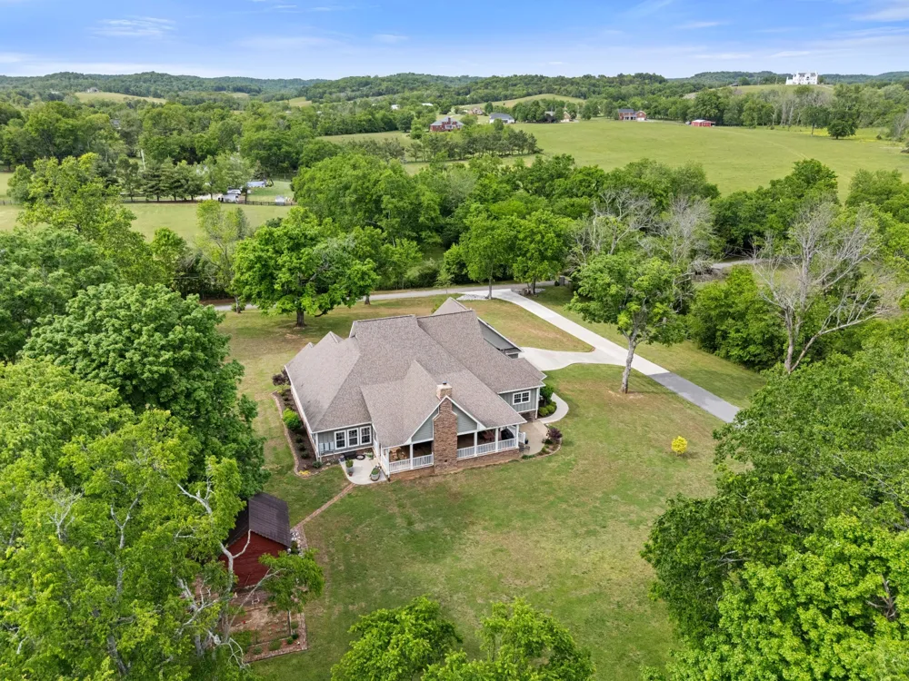 587A Douglas Ln Gallatin, TN 37066