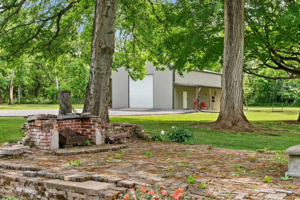 587A Douglas Ln Gallatin, TN 37066