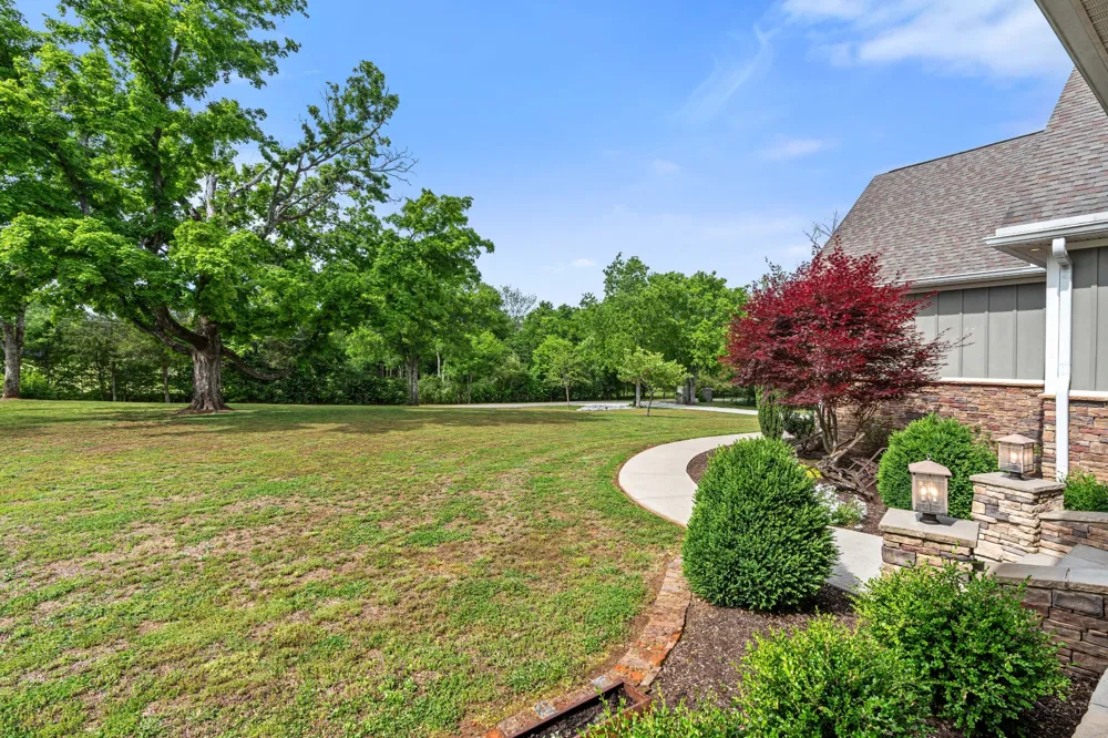 587A Douglas Ln Gallatin, TN 37066