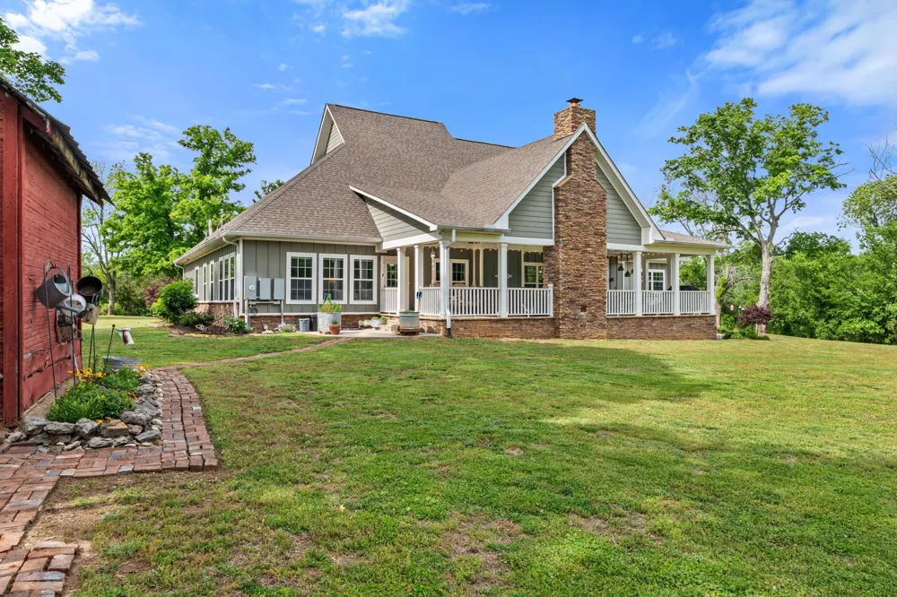 587A Douglas Ln Gallatin, TN 37066