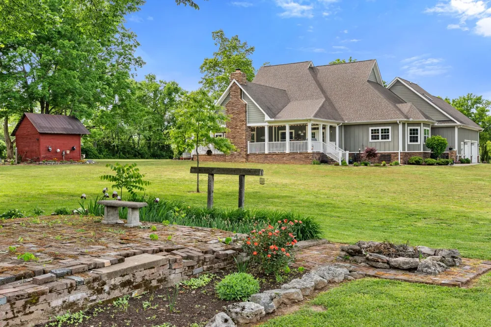 587A Douglas Ln Gallatin, TN 37066