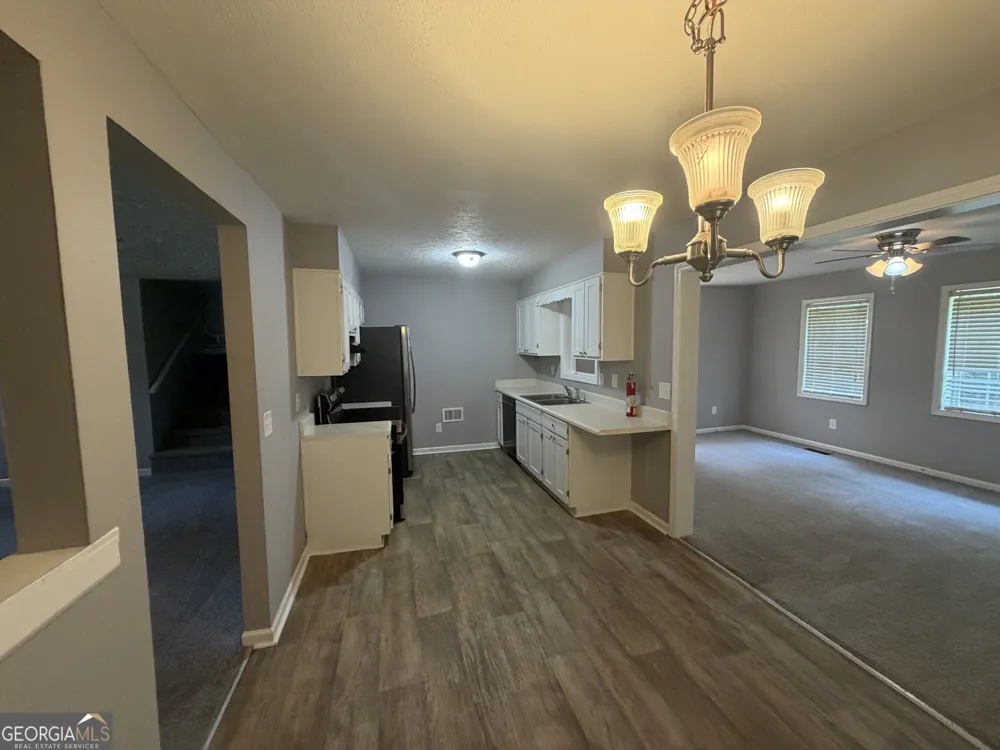 125 S Meadowcliff CIR Carrollton, GA 30116